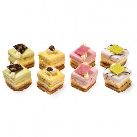 Petit four